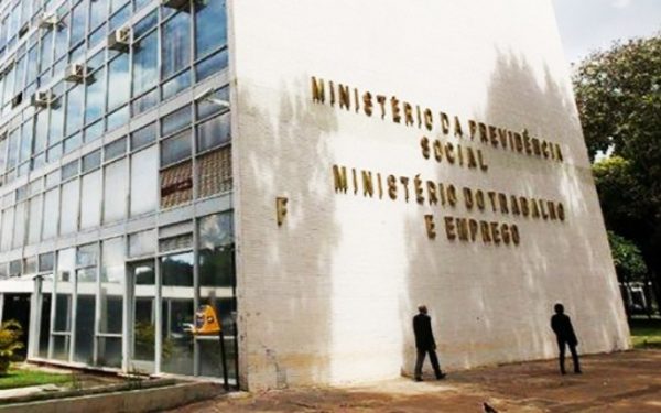 Sindicatos do Pará calculam que muitos trabalhadores da Vale (e todos os que forem obrigados a engolir a amigável negociação) perderão de 9% a 30% de seus vencimentos.